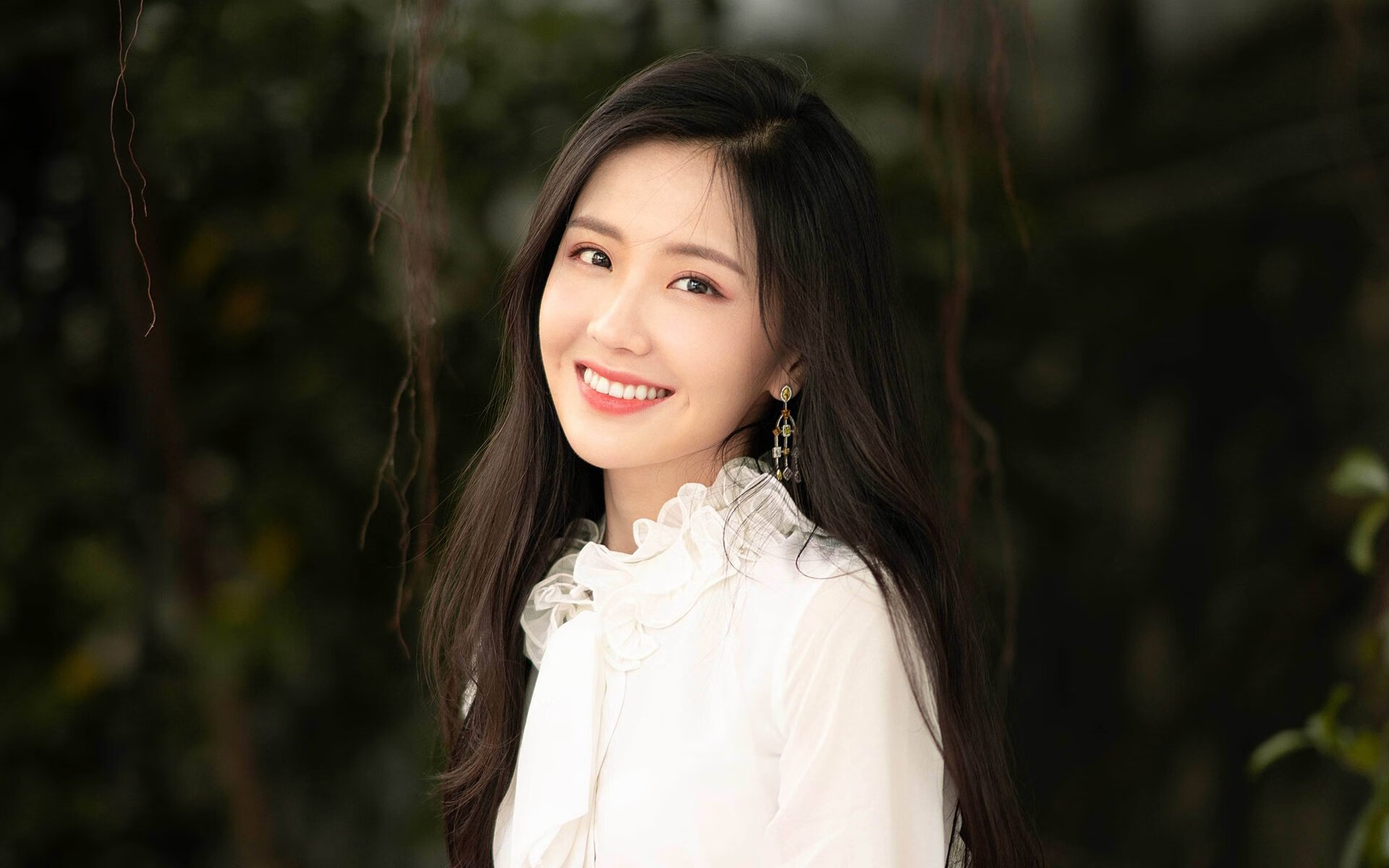 伊朗男队在四分之一决赛中意外击败日本队，进入半决赛，成为本届赛事的一大亮点。